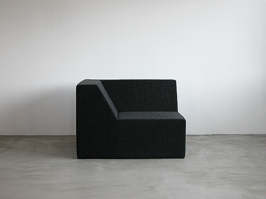 DIRT WALL SOFA  1SEATER